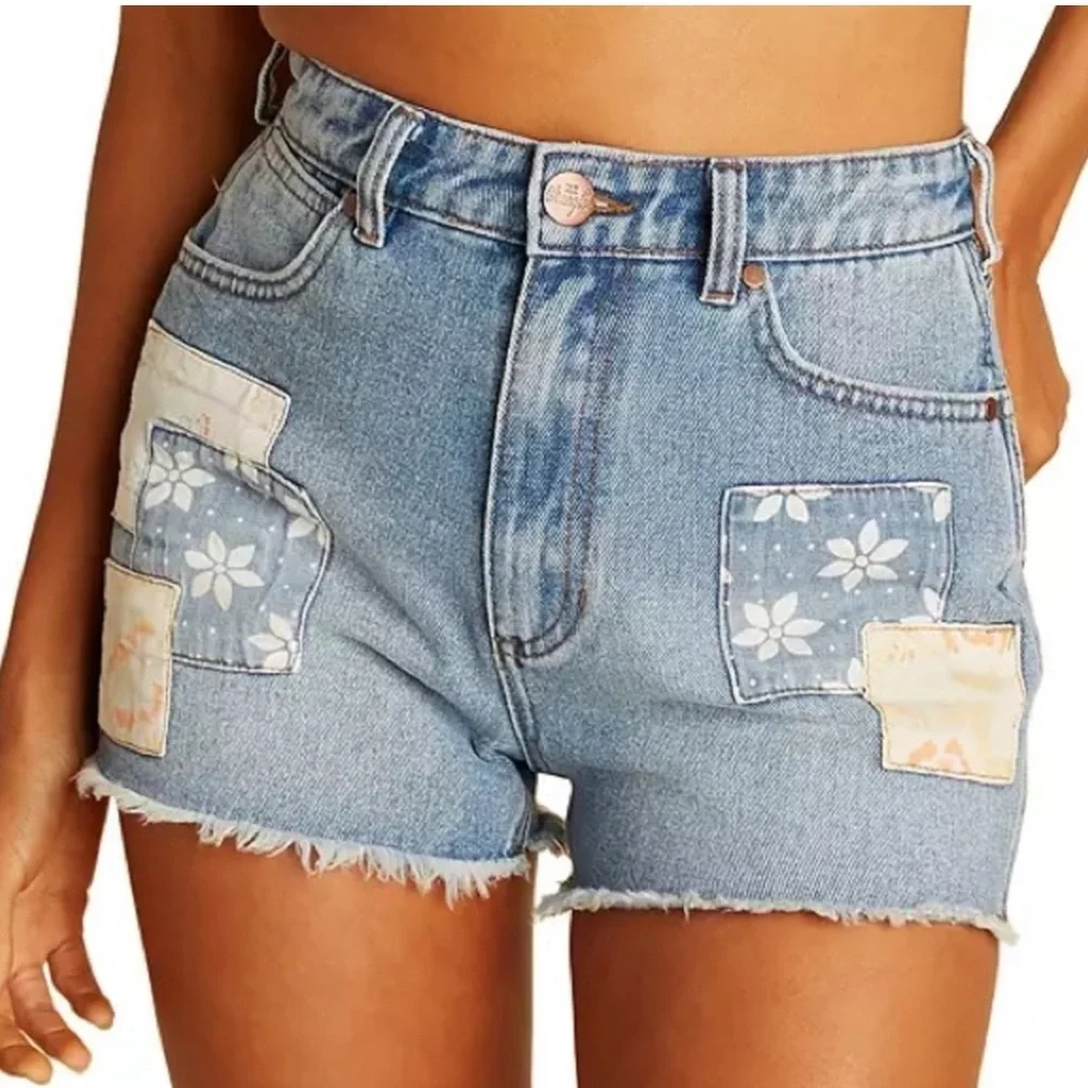 Billabong xWrangler denim shorts with patches - Picture 1 of 7